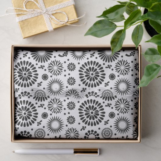 Folk Floral Black and White Flowers Boho Chic 薄葉紙 (ギフト)