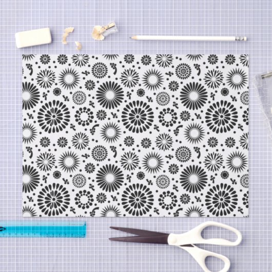 Folk Floral Black and White Flowers Boho Chic 薄葉紙 (クラフト)