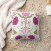Folk Floral Throw – Pink & Burgundy Botanic. クッション (ブランケット)