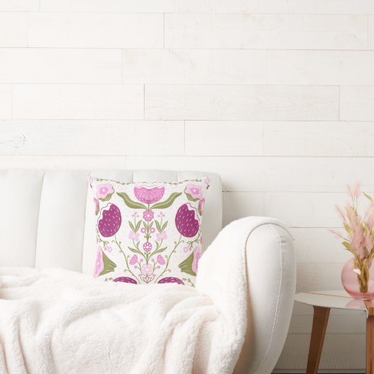 Folk Floral Throw – Pink & Burgundy Botanic. クッション (ソファ)