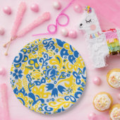 Folklore pattern with Ukrainian flag colors ペーパープレート (パーティー)