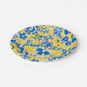 Folklore pattern with Ukrainian flag colors ペーパープレート (アングル)
