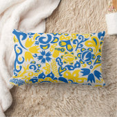 Folklore pattern with Ukrainian flag colors ランバークッション (ブランケット)
