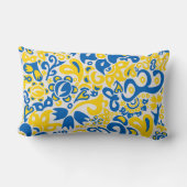 Folklore pattern with Ukrainian flag colors ランバークッション (裏面)