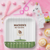 Football second year down boy birthday ペーパープレート (パーティー)