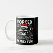 Forced Family Fun – Funny Sarcastic Raccoon Xmas C コーヒーマグカップ (左)