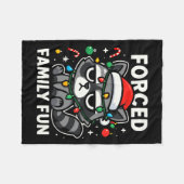 Forced Family Fun – Funny Sarcastic Raccoon Xmas C フリースブランケット (正面(横))