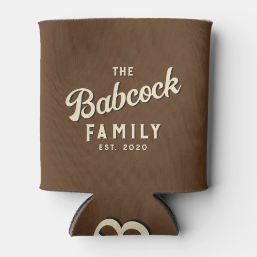 Forest Brown Retro Family Name & Year 缶クーラー (正面)