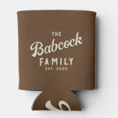 Forest Brown Retro Family Name & Year 缶クーラー (裏面)