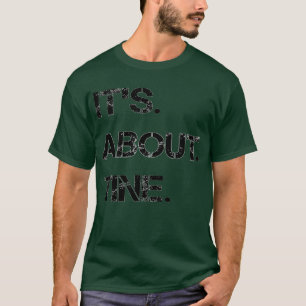 Forest Greenの「About Tine」ロゴTシャツ Tシャツ