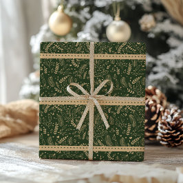 Forest Green Holly and Winter Sprigs ラッピングペーパー