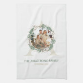 Forest Green Wreath Monogram Home Accent キッチンタオル (縦)