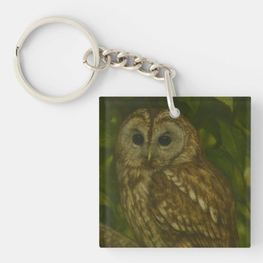 Forest Sentinel – Tawny Owl Wildlife Art キーホルダー (正面)