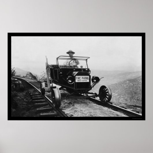 Forest Service Worker in His Patrol Vehicle 1920 ポスター (正面)