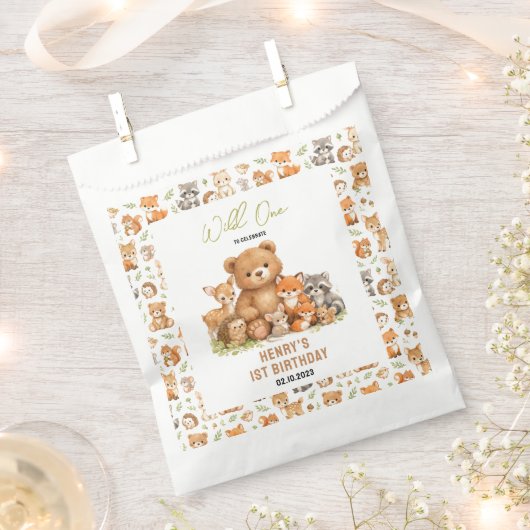 Forest Woodland Animals Wild One 1st Birthday フェイバーバッグ (クリップ留めされた状態)