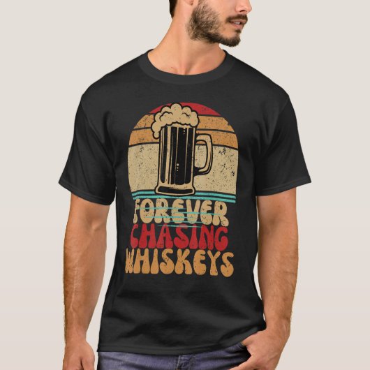 Forever Chasing Sunset Retro  Beer  Groovy Tシャツ (正面)