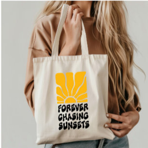 Forever Chasing Sunsets - GroovyレトロSun トートバッグ