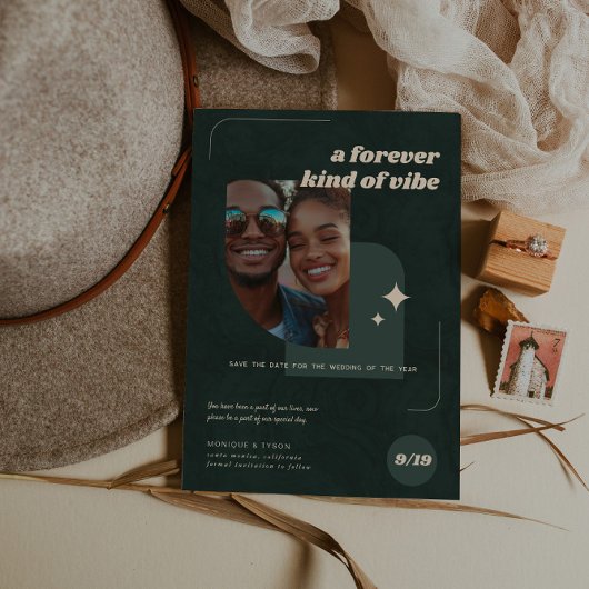 Forever Kind Of Vibe | レトロな結婚式の写真 セーブザデート