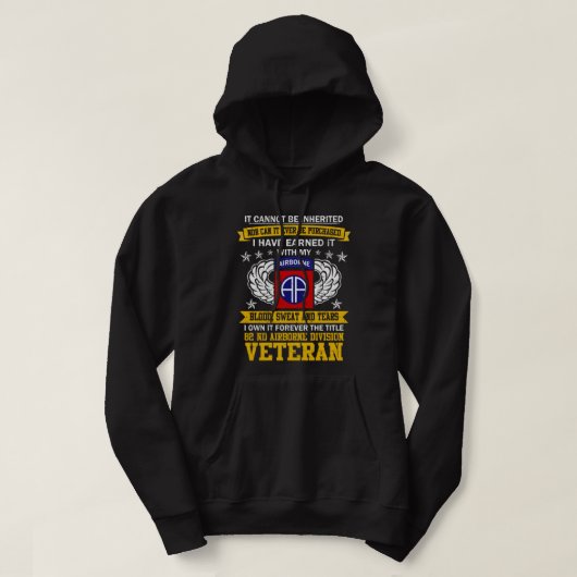 Forever The Title 82Nd Airborne Division Veteran パーカ (デザイン正面)