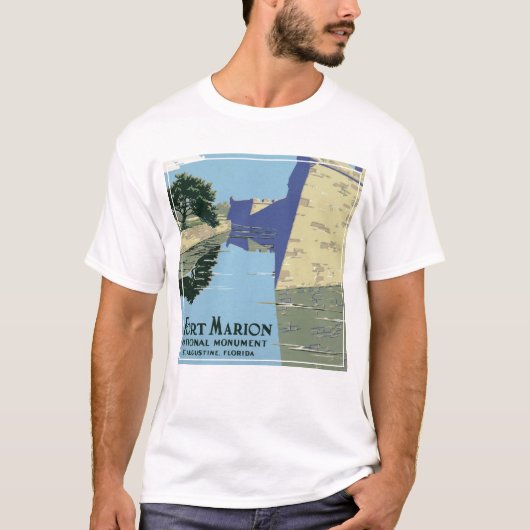 Fort Marionを見せるヴィンテージ旅行ポスター Tシャツ (正面)