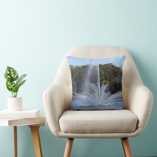 Fountain On A Lake クッション (椅子)