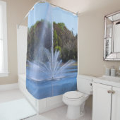 Fountain On A Pond シャワーカーテン (インサイチュ)