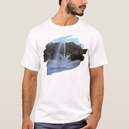 Fountain On A Pond Tシャツ