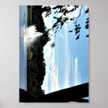 Fountain on Lakeの鏡写真がポスターに掲載