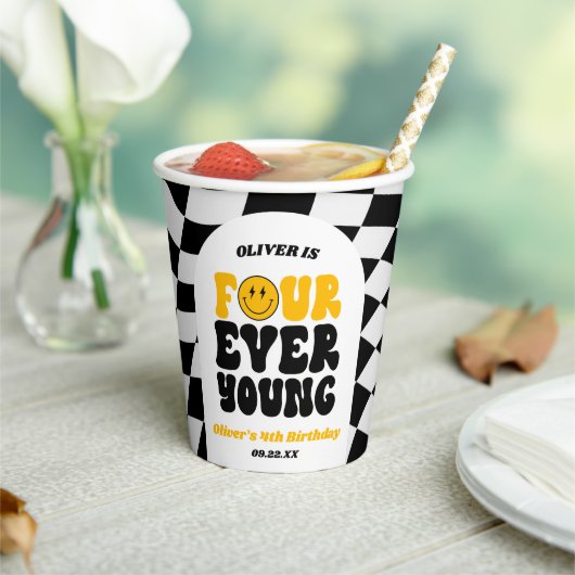 Four Ever Young Retro Fourth 4th Birthday Party 紙コップ (インサイチュ)