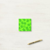 Four Leaf Clovers Post it Notes ポストイット (デスク上)