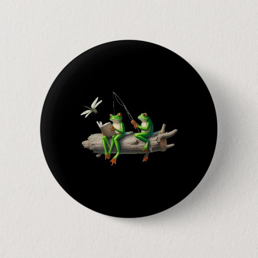 Four Legs Frog On A Log Frog Fishing Dragonfly Rea 缶バッジ (正面)