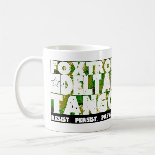 FOXTROT DELTA TANGO – レジスト、持続、優先 コーヒーマグカップ (左)