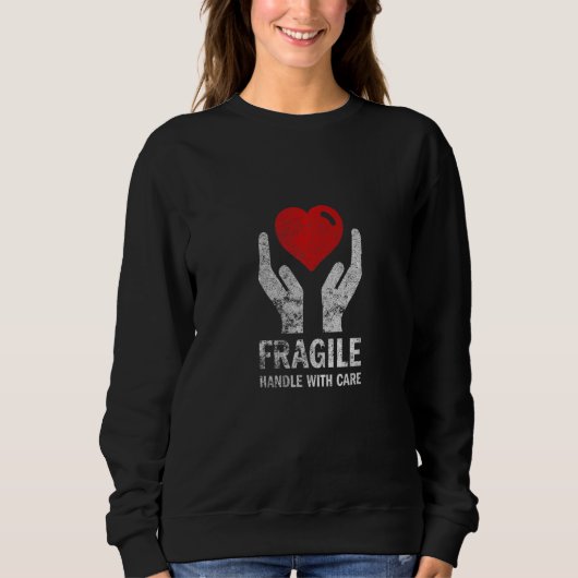 Fragile Handle With Care Love heart スウェットシャツ (正面)