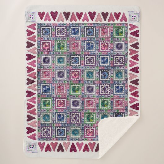 Framed Hearts Patchwork Fleece Blanket シェルパブランケット (正面)