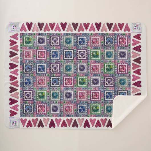 Framed Hearts Patchwork Fleece Blanket シェルパブランケット (正面(横))