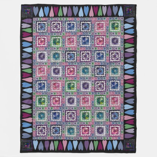 Framed Hearts Patchwork Fleece Blanket フリースブランケット (正面)