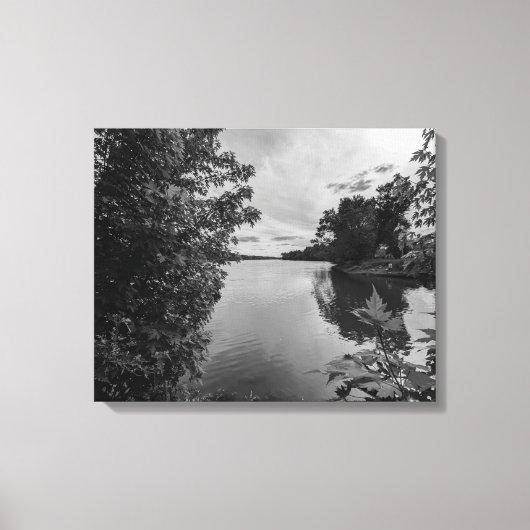 Framed in Stillness キャンバスプリント (正面)