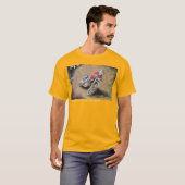 Francesca 飛んでいる #116 – アーティスト – Mario Rosetti T-S Tシャツ (正面フル)