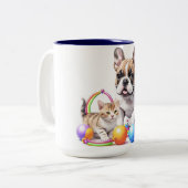 Französische Bulldogge French Bulldog mit Katze ツートーンマグカップ (正面左)