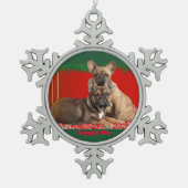 Französische Bulldogge Frohe Weihnachten Bulldog スノーフレークピューターオーナメント (正面)