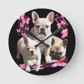 Französische Bulldoggen Schmetterling  Bulldog ラウンド壁時計 (正面)