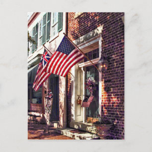 Fredericksburg VA – アメリカのフラグと通り ポストカード