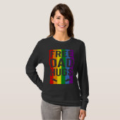 Free Dad Hugs Pride Support LGBTQ Gay Rights Proud Tシャツ (正面フル)