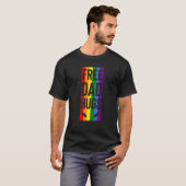 Free Dad Hugs Pride Support LGBTQ Gay Rights Proud Tシャツ (正面フル)