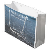 Free drinks save the date beach wedding add name  ラージペーパーバッグ (正面アングル)