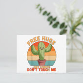 Free Hugs Just Kidding Don't Touch Me Cactus Funny シーズンポストカード (スタンド正面)