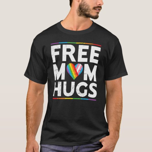 Free Mom Hugs LGBT Pride Parades rainbow transgend Tシャツ (正面)