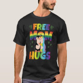 Free Mom Hugs Pride Month Pride Parade Rainbow Tシャツ (正面)