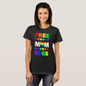 Free Mom Hugs Rainbow Hearts LGBT Gay Lesbian Prid Tシャツ (正面フル)