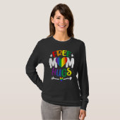 Free Mom Hugs Rainbow LGBT Lesbian Gay Trans Pride Tシャツ (正面フル)